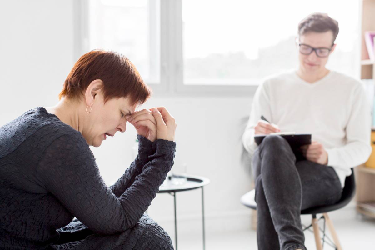 Hypnotherapist for Anxiety: A Natural Path to Calm and Emotional Wellness